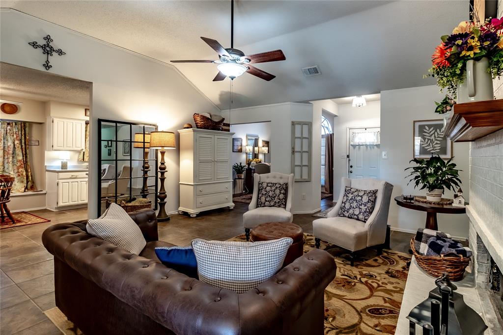 266 East Ridgegate Drive Garland, TX 75040 - Photo 14 of 32 a living room with furniture and wooden floor