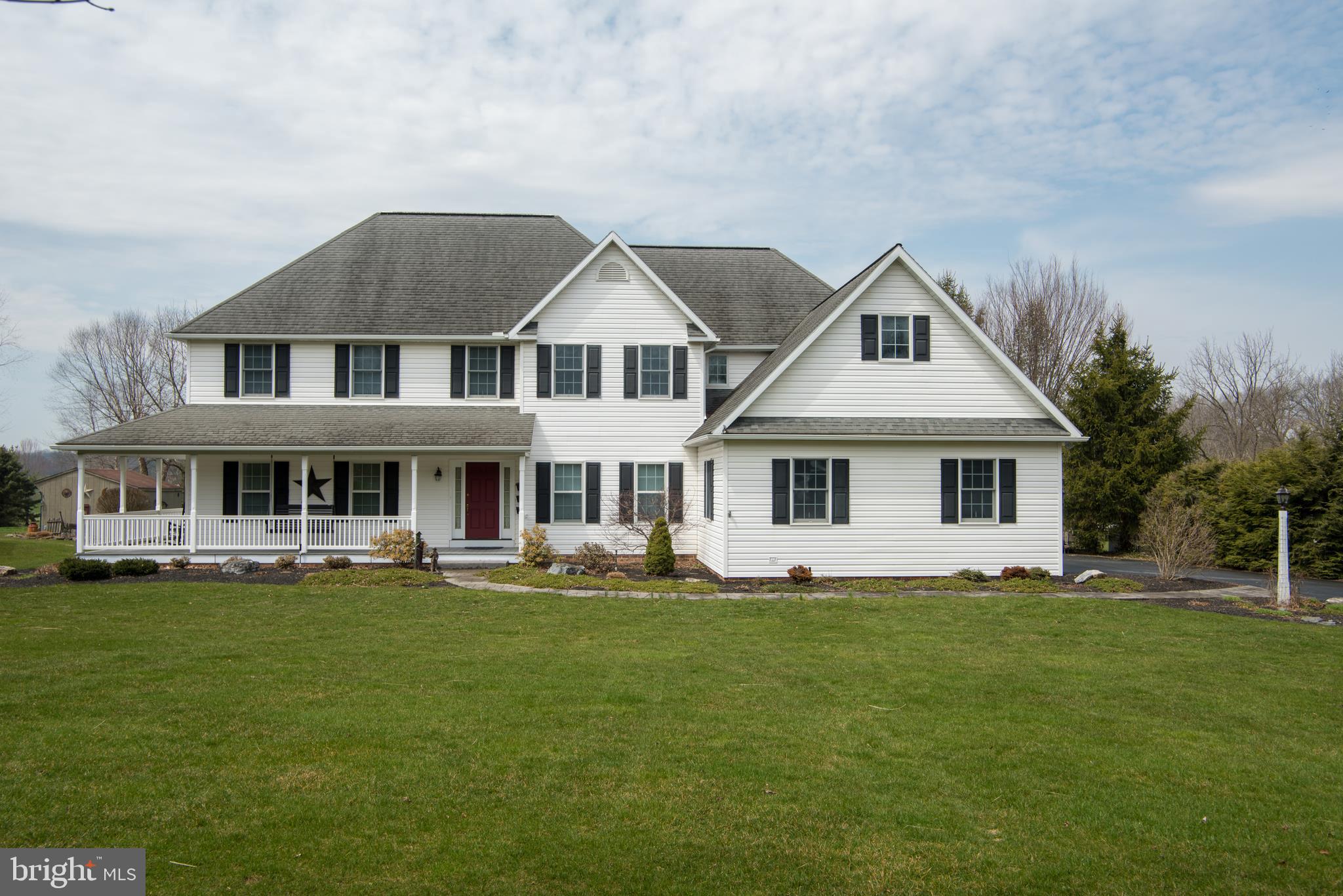 3464 Meadow View Road Manheim, PA 17545 - Photo 3 of 52 Front