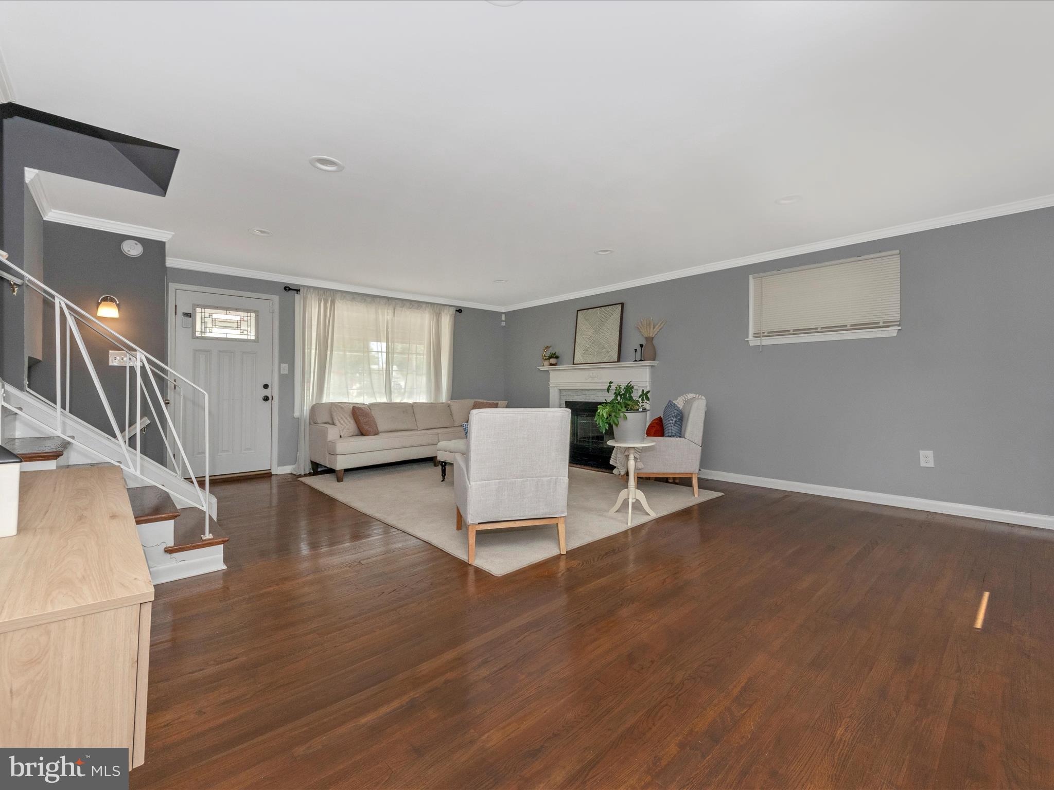 1206 Dulaney Valley Road Towson, MD 21286 - Photo 4 of 57 Living Room