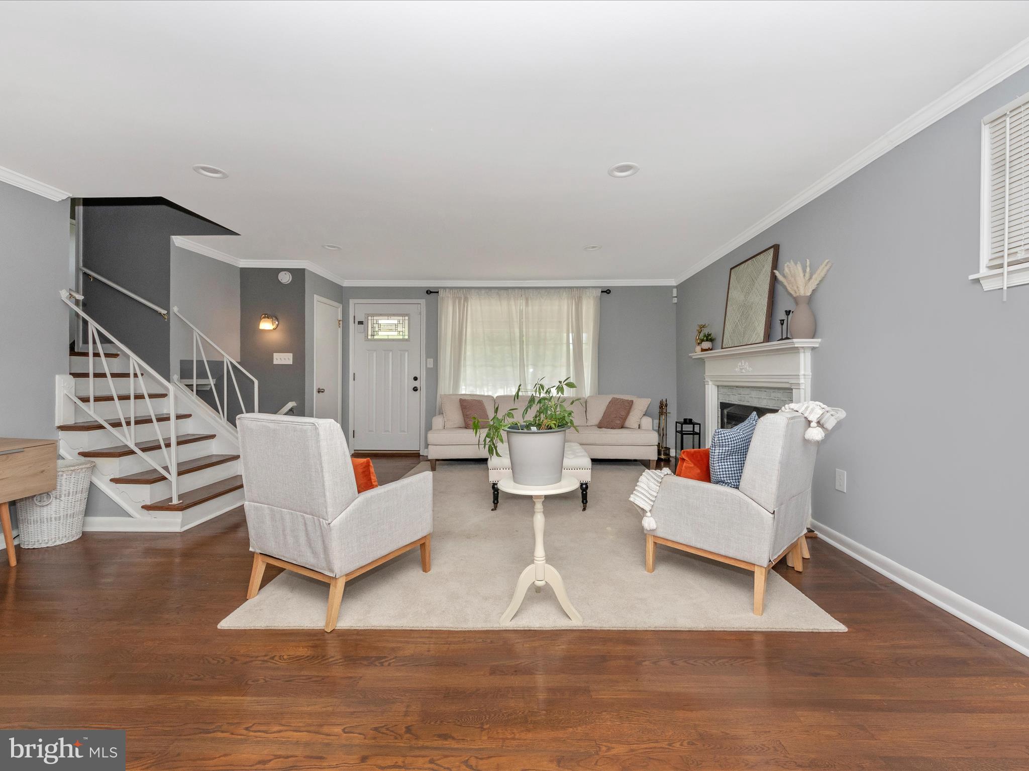 1206 Dulaney Valley Road Towson, MD 21286 - Photo 5 of 57 Living Room