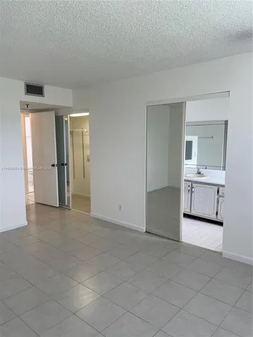 $230,000 | 9235 Southwest 8th Street, Unit 406, Boca Raton, FL 33428