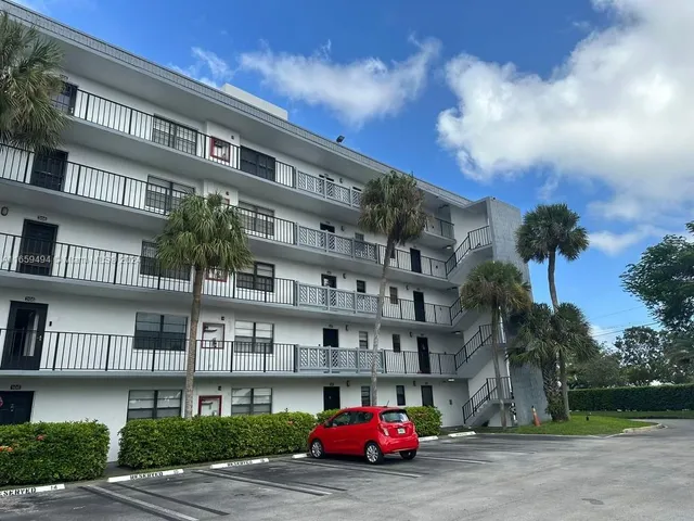 $230,000 | 9235 Southwest 8th Street, Unit 406, Boca Raton, FL 33428