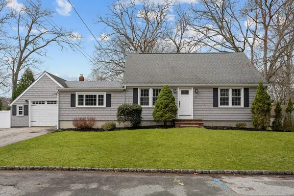 $499,900 | 111 Verndale Street, Warwick, RI 02889