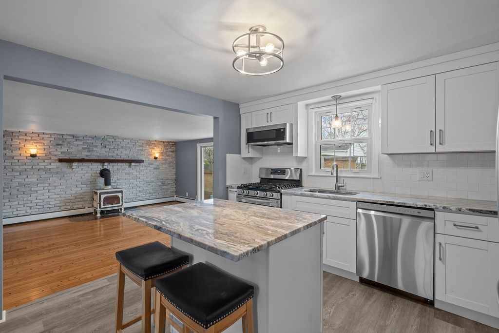 111 Verndale Street Warwick, RI 02889 - Photo 12 of 38