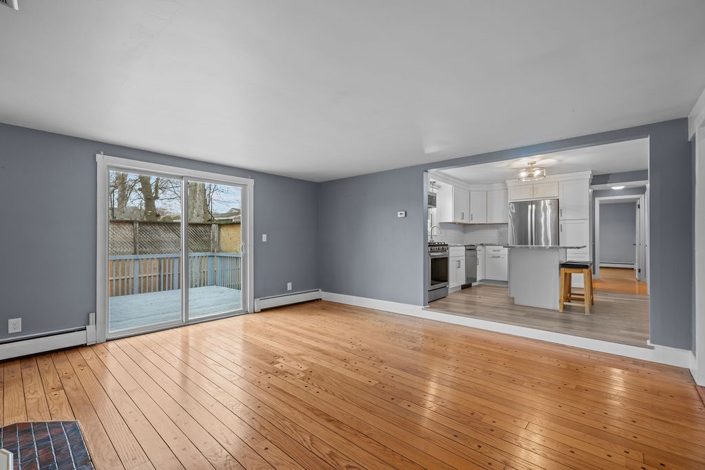 111 Verndale Street Warwick, RI 02889 - Photo 15 of 38