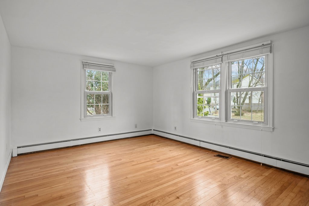 111 Verndale Street Warwick, RI 02889 - Photo 18 of 38