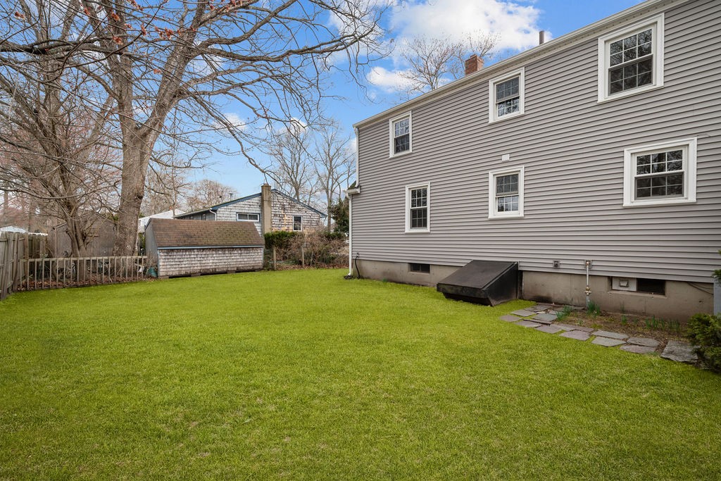 111 Verndale Street Warwick, RI 02889 - Photo 6 of 38