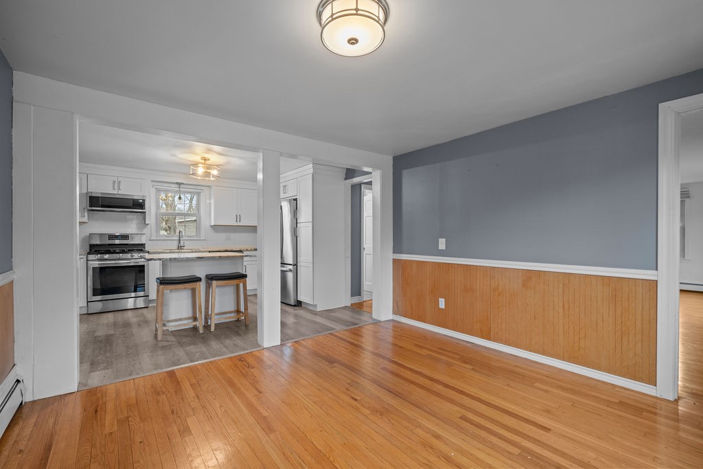 111 Verndale Street Warwick, RI 02889 - Photo 7 of 38