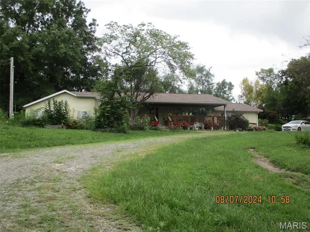 $100,000 | 20792 West County Lane, Jerseyville, IL 62052