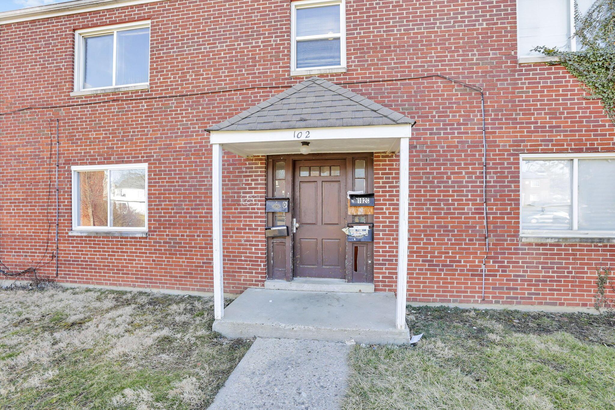 102 North Hampton Road Columbus, OH 43213 - Photo 7 of 25 6-web-or-mls-011A0997