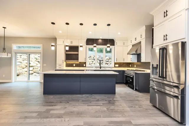 $1,588,000 | 17-4-28 17-4-28 Boiling Kettle Way, Unit 28, Bedford, NH 03110