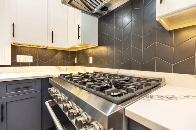 $1,588,000 | 17-4-28 17-4-28 Boiling Kettle Way, Unit 28, Bedford, NH 03110