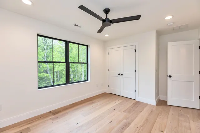 $1,588,000 | 17-4-28 17-4-28 Boiling Kettle Way, Unit 28, Bedford, NH 03110