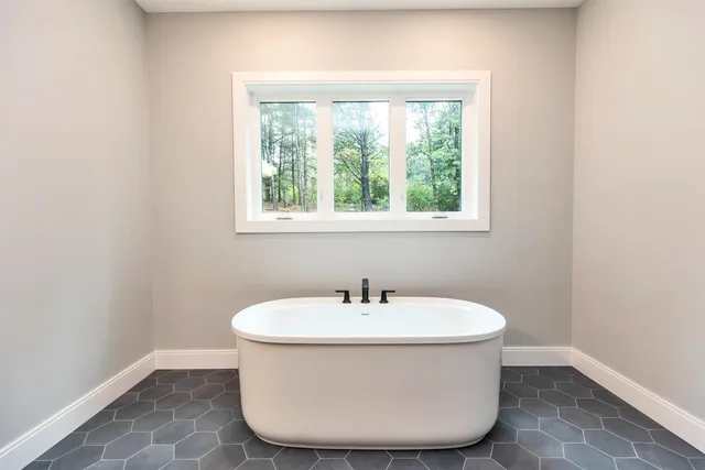 $1,588,000 | 17-4-28 17-4-28 Boiling Kettle Way, Unit 28, Bedford, NH 03110