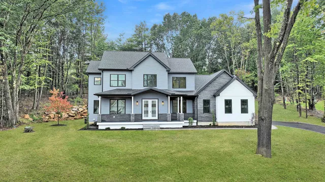 $1,588,000 | 17-4-28 17-4-28 Boiling Kettle Way, Unit 28, Bedford, NH 03110