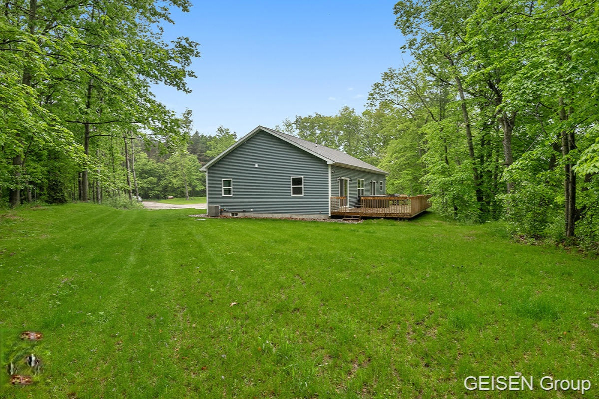 11651 Kickland Road Gowen, MI 49326 - Photo 26 of 43 IMG_1024