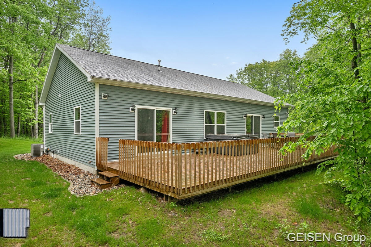 11651 Kickland Road Gowen, MI 49326 - Photo 27 of 43 IMG_1025