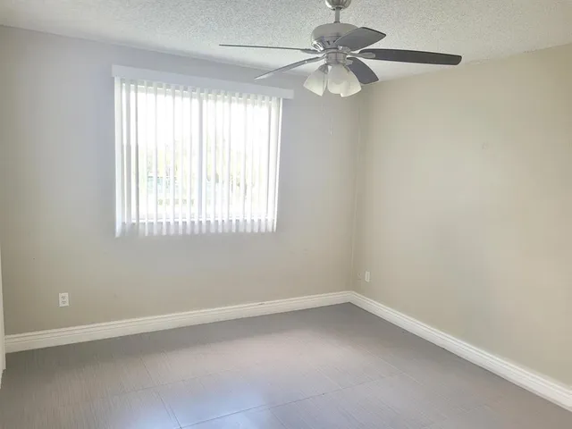 $2,400 | 2600 South University Drive, Unit 322, Davie, FL 33328