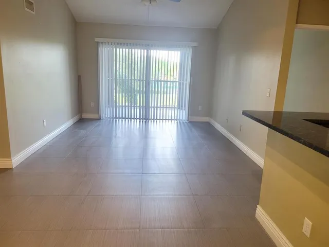 $2,400 | 2600 South University Drive, Unit 322, Davie, FL 33328