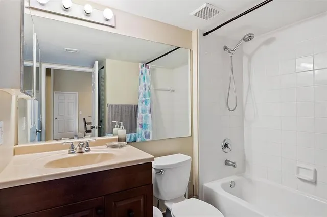 $2,400 | 2600 South University Drive, Unit 322, Davie, FL 33328