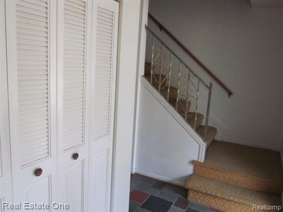 789 Canterbury Road Grosse Pointe, MI 48236 - Photo 15 of 18 Landing