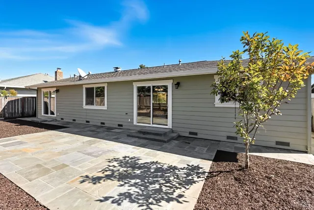 $857,000 | 817 Gromo Court, Healdsburg, CA 95448