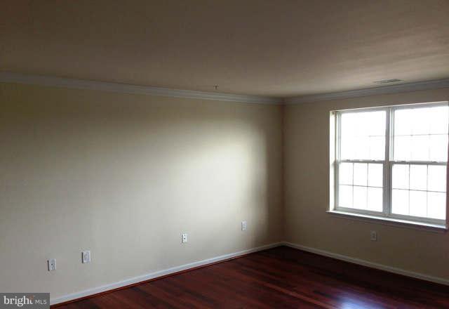 4800 Coyle Road, Unit 407 Owings Mills, MD 21117 - Photo 5 of 7 Living Room