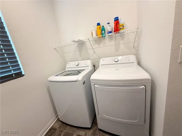 $2,860 | 5899 Amber Stone Court, Las Vegas, NV 89141