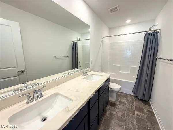 $2,860 | 5899 Amber Stone Court, Las Vegas, NV 89141