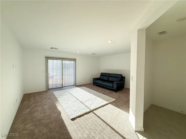 $3,000 | 5899 Amber Stone Court, Las Vegas, NV 89141