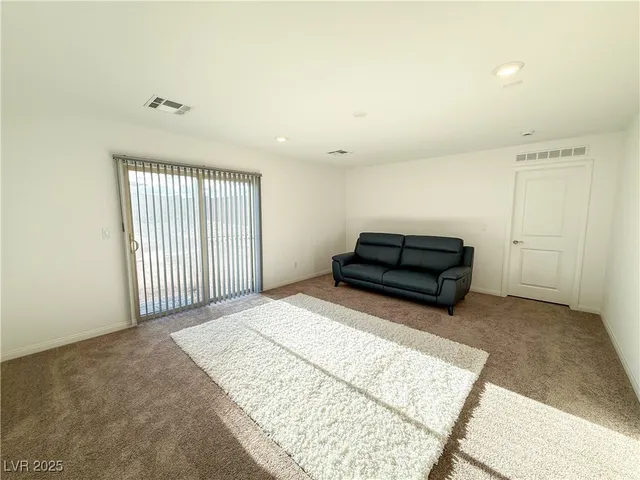 $3,000 | 5899 Amber Stone Court, Las Vegas, NV 89141