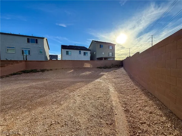 $2,860 | 5899 Amber Stone Court, Las Vegas, NV 89141