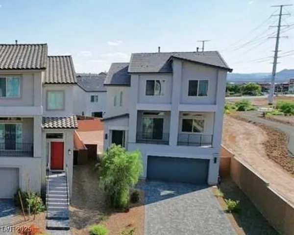 $3,000 | 5899 Amber Stone Court, Las Vegas, NV 89141