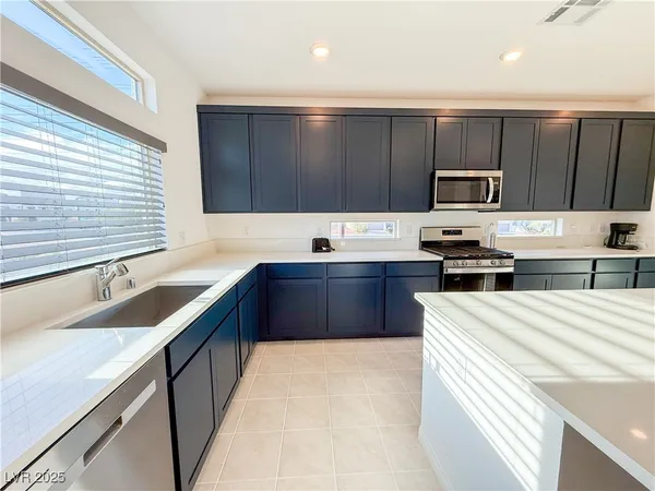 $2,860 | 5899 Amber Stone Court, Las Vegas, NV 89141