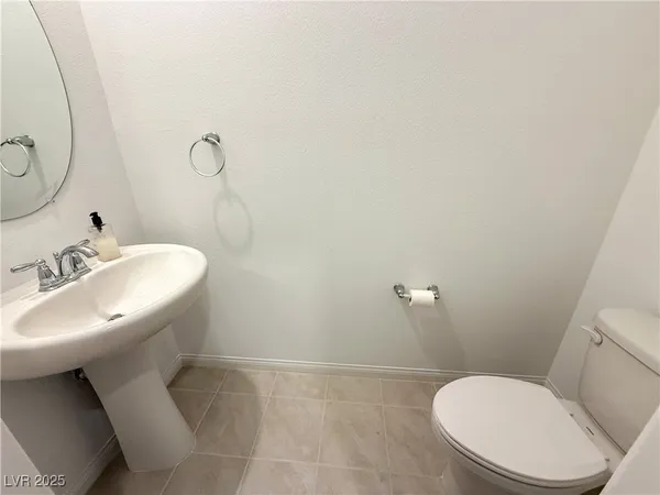 $2,860 | 5899 Amber Stone Court, Las Vegas, NV 89141