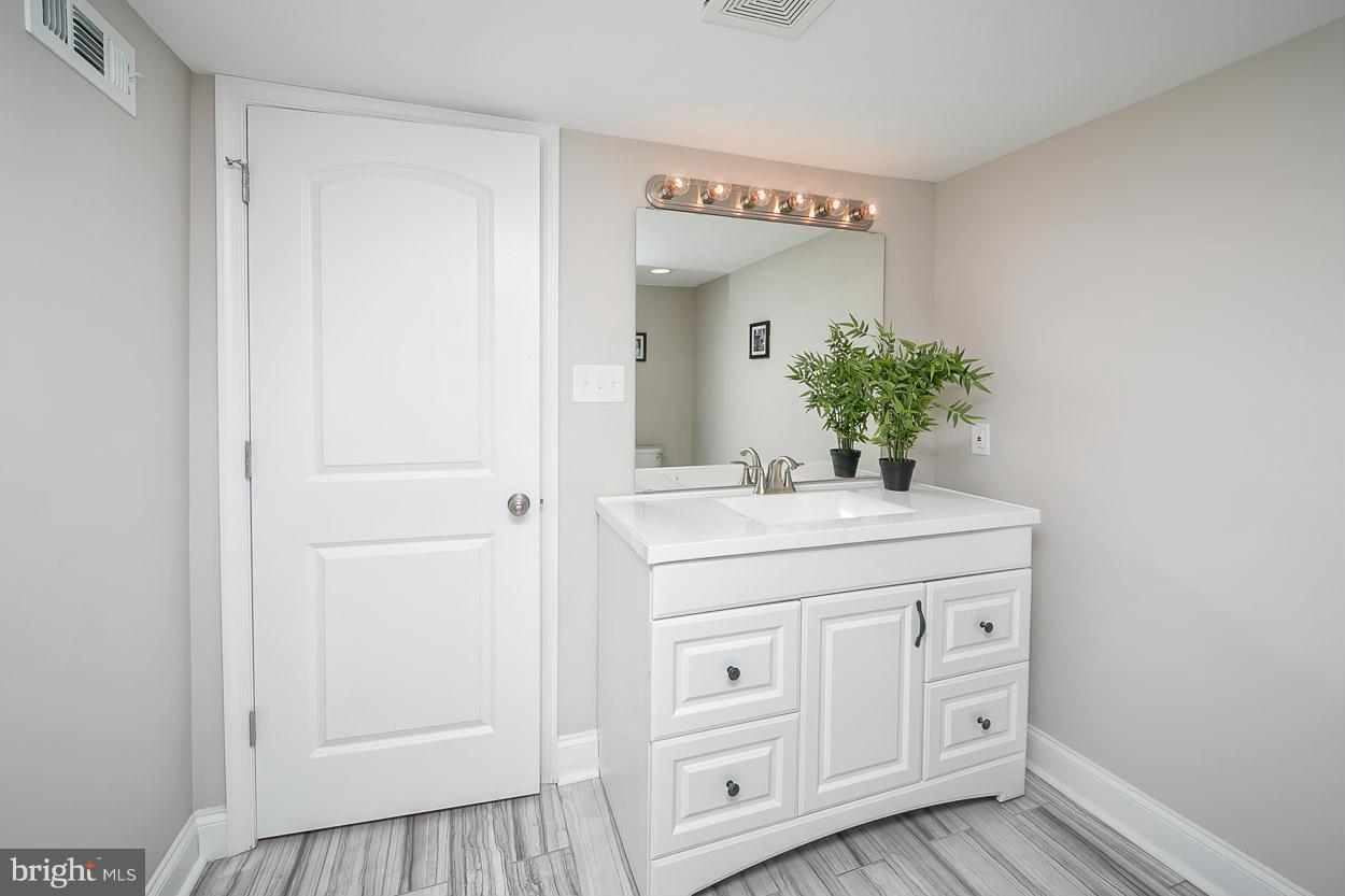 232 Cinder Road Lutherville-Timonium, MD 21093 - Photo 27 of 29 Bath