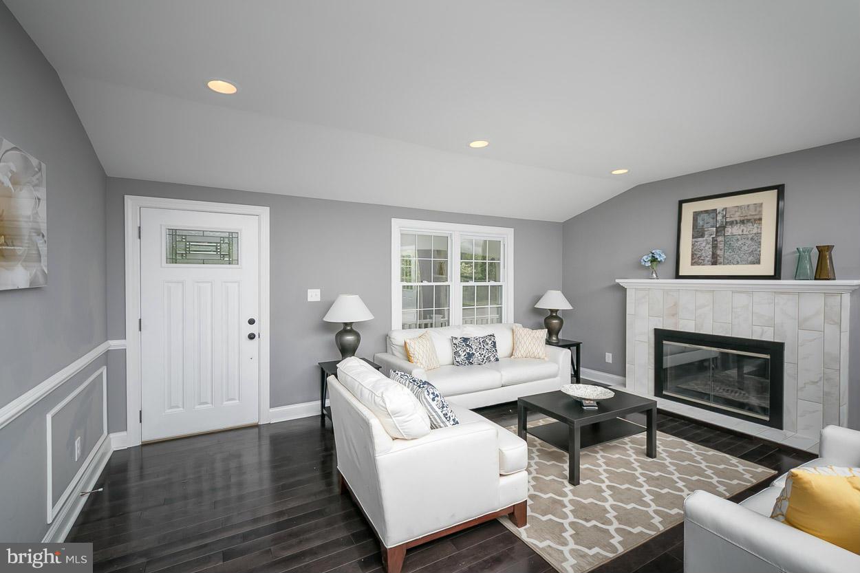 232 Cinder Road Lutherville-Timonium, MD 21093 - Photo 8 of 29 Living Room