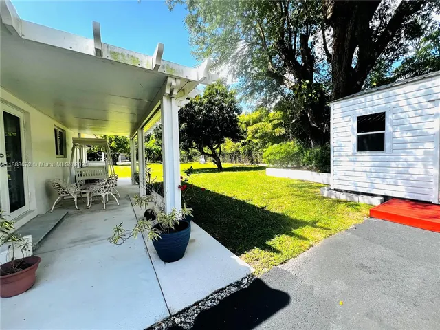 $2,300,000 | 7500 Southwest 81st Avenue, Miami, FL 33143