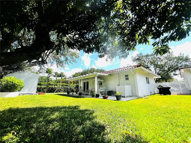 $2,300,000 | 7500 Southwest 81st Avenue, Miami, FL 33143