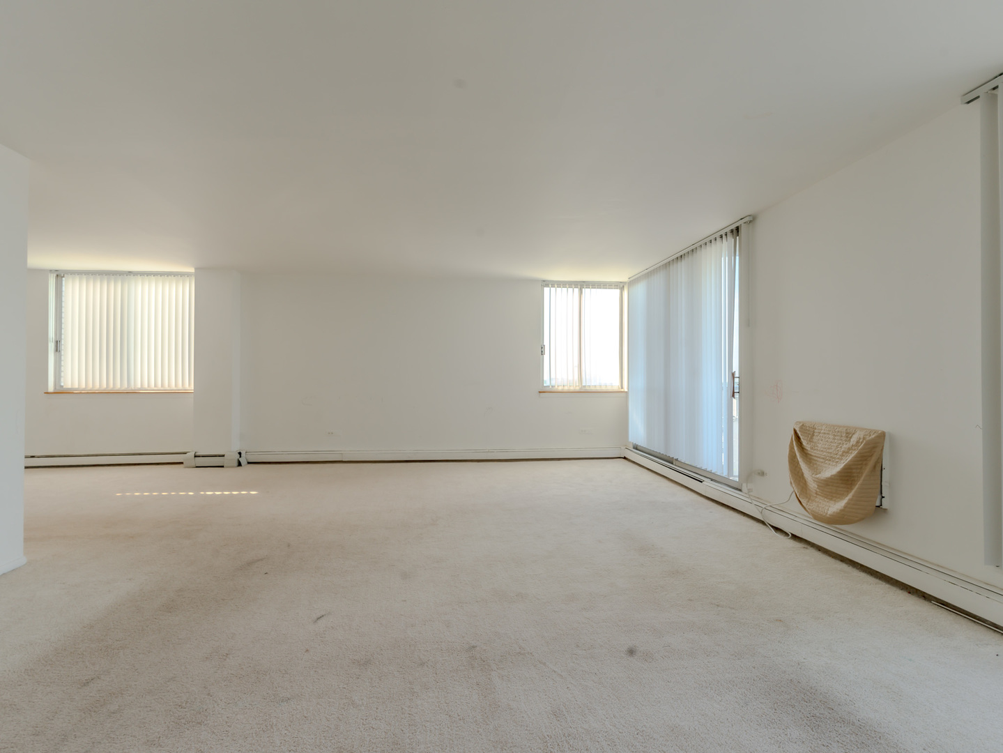 20 North Tower Road, Unit 8G Oak Brook, IL 60523 - Photo 3 of 16 Gallery Image 3