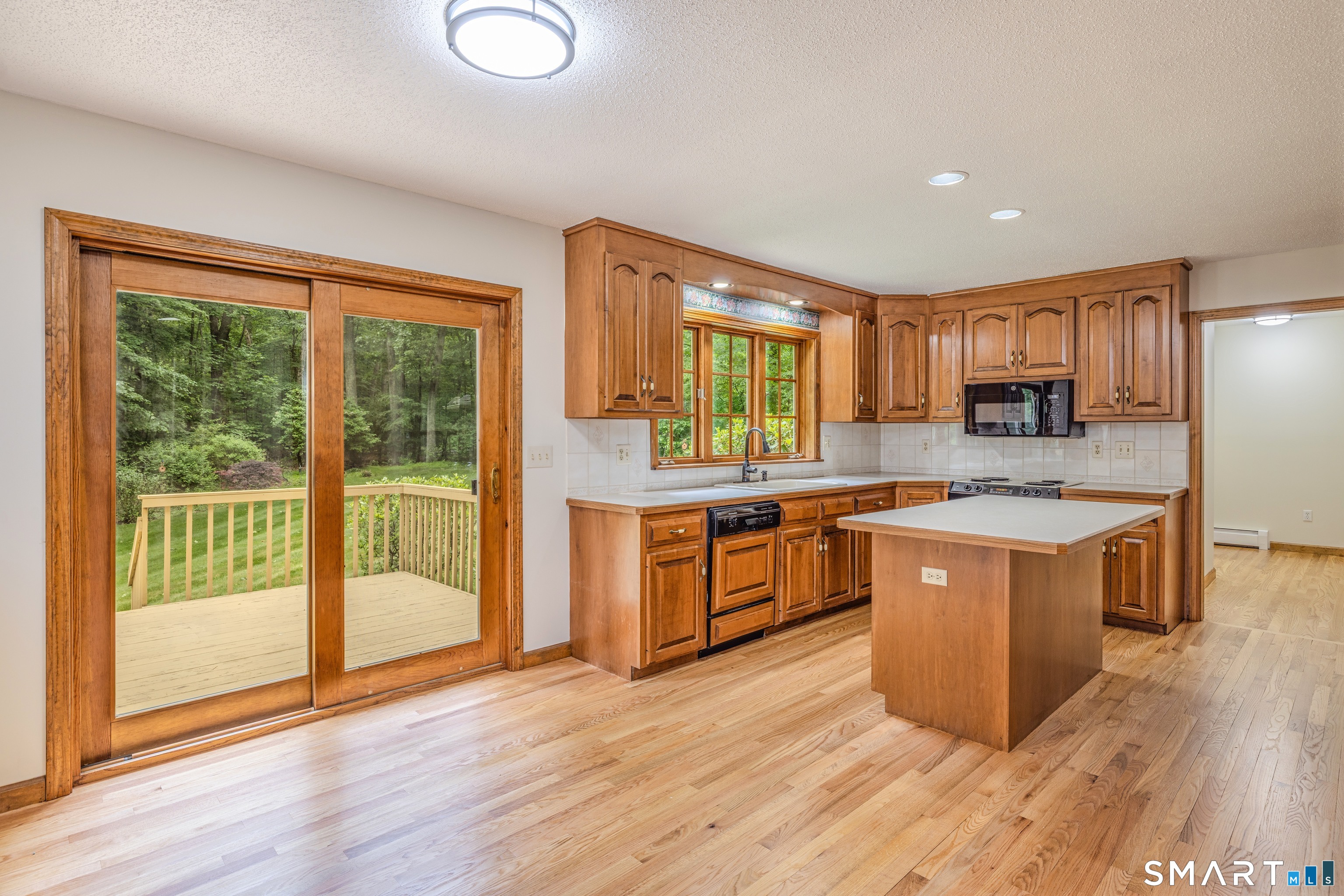15 Jacobs Hill Road Mansfield, CT 06250 - Photo 5 of 40
