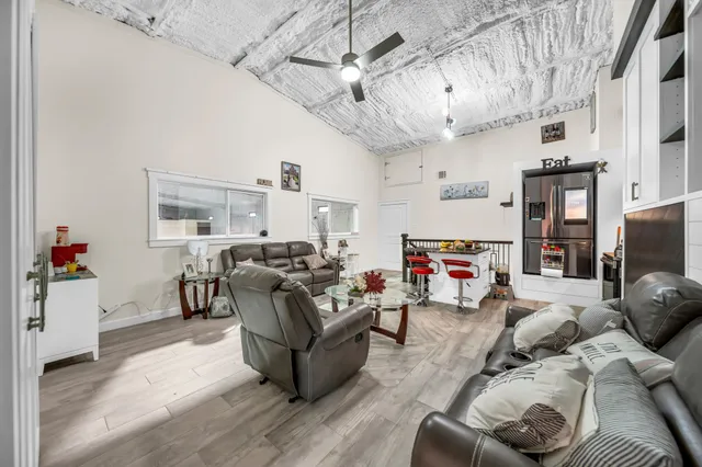 a view of a yard with plants