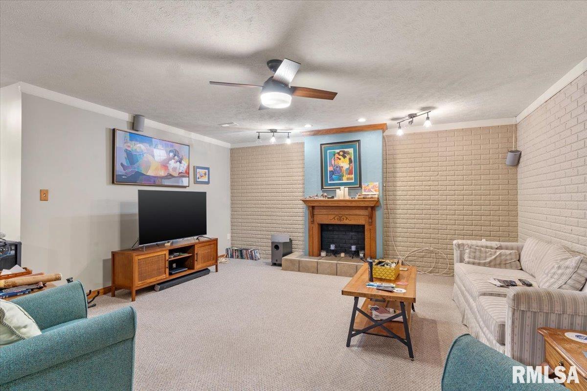 4124 Camomile Lane Springfield, IL 62711 - Photo 25 of 40