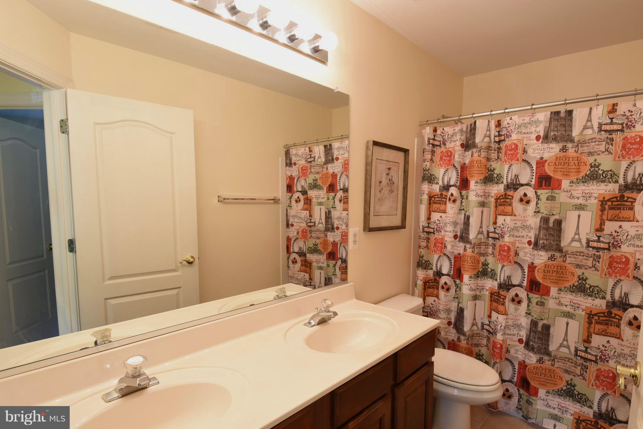 101 Rees Place Falls Church, VA 22046 - Photo 22 of 28 Bathroom