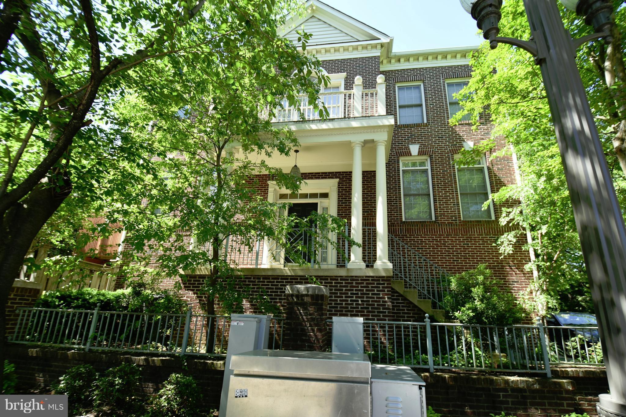 101 Rees Place Falls Church, VA 22046 - Photo 27 of 28 In the Midst of it All!