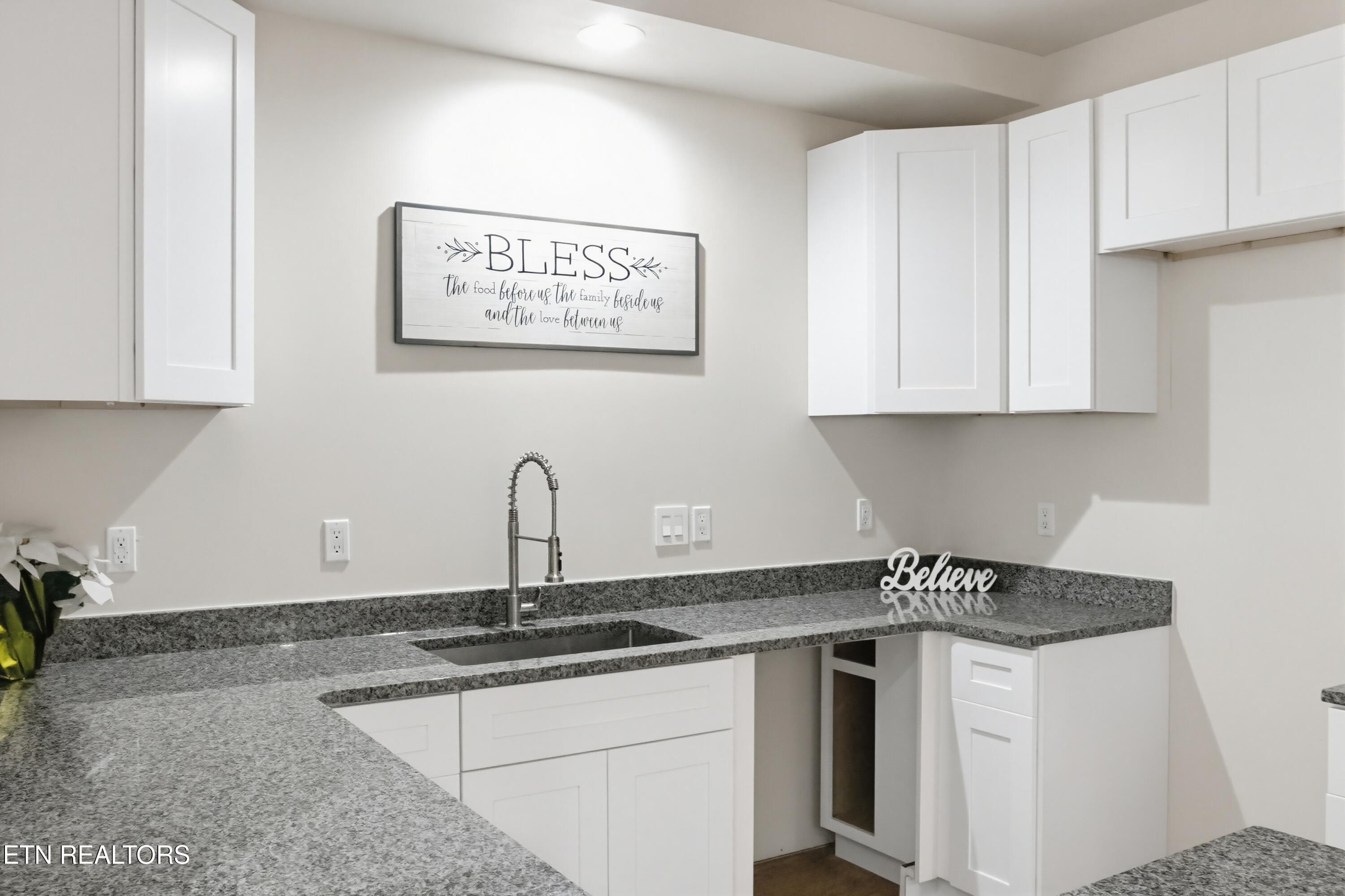 3647 Foshee Road Philadelphia, TN 37846 - Photo 36 of 58 IMG_7058