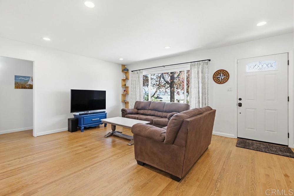 8534 Sandstone Drive Santee, CA 92071 - Photo 7 of 22