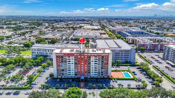 $2,290 | 4675 West 18th Court, Unit 406, Hialeah, FL 33012