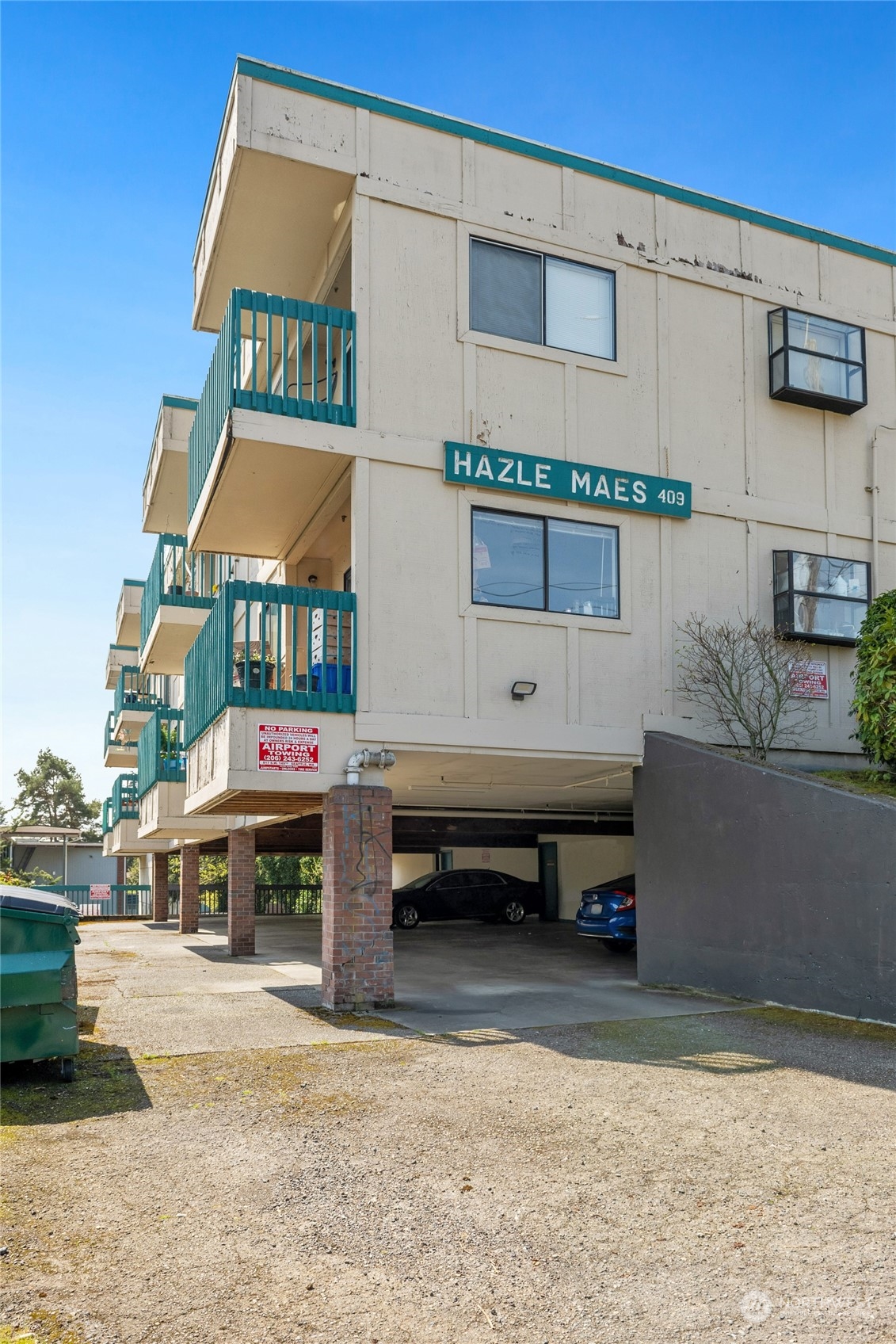 409 Southwest 155th Street Burien, WA 98166 - Photo 5 of 22 a terrace view with sitting space