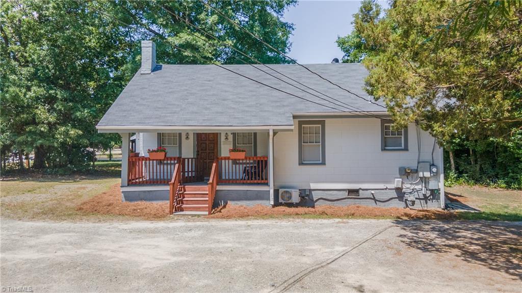 1006 Gordon Street High Point, NC 27260 - Photo 2 of 15